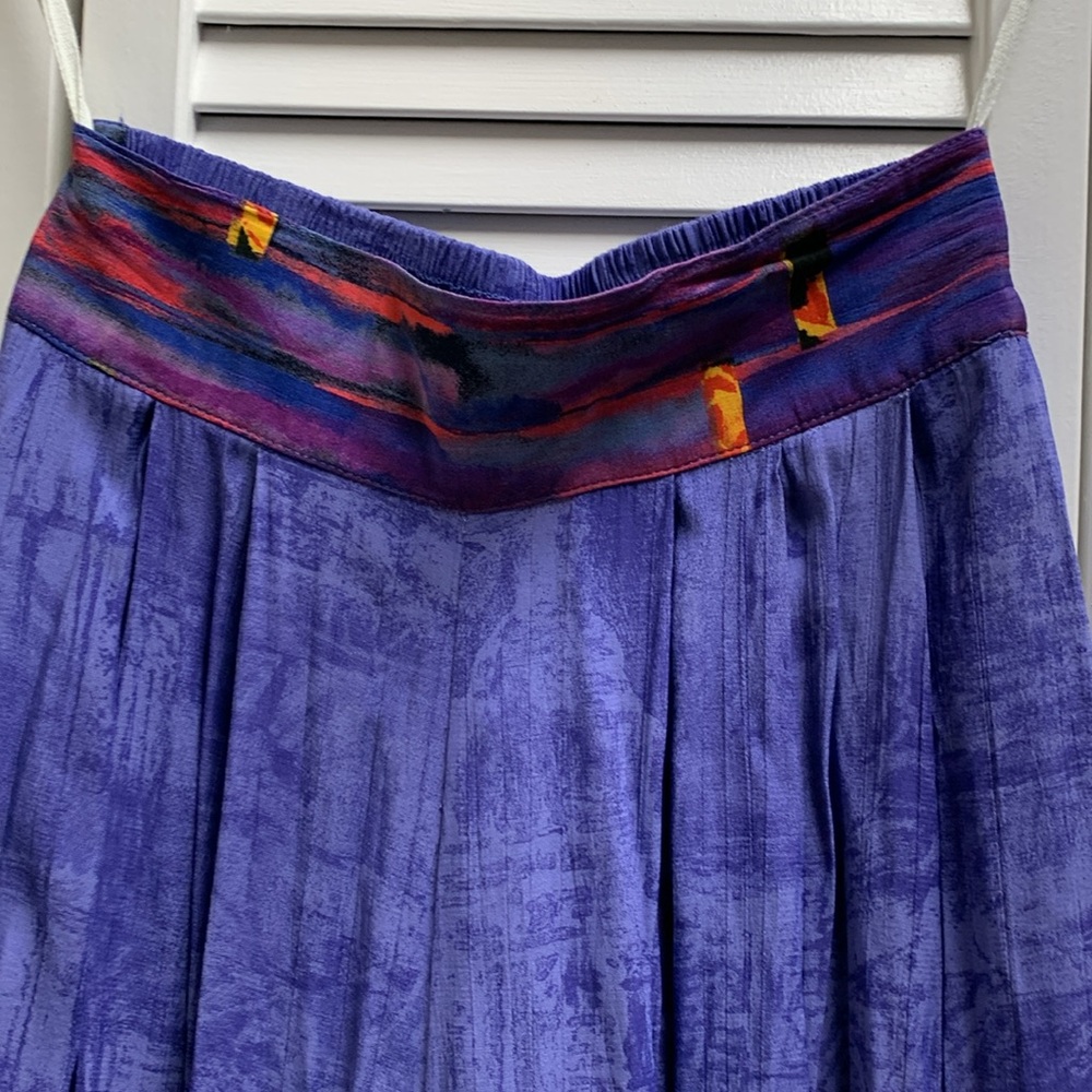Size 2 midi elastic waist wide leg pants. Purple colorful contrasting waistband